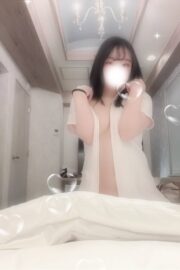 3月1日　緊急体験入店　　未経験　sss級最高峰スレンダー美女　ひなたさん