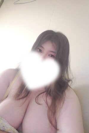 3月11日　緊急体験入店　未経験なく子も黙るMカップ美女　まりさん