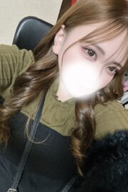透き通る白雪肌に誰もが目を奪われる 【みやび】さん