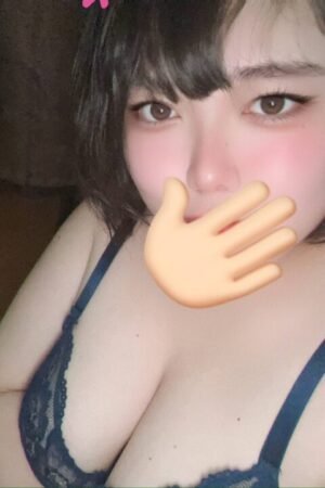 緊急体験乳店　業界完全未経験　色白爆乳　秘密のアルバイト　すももさん